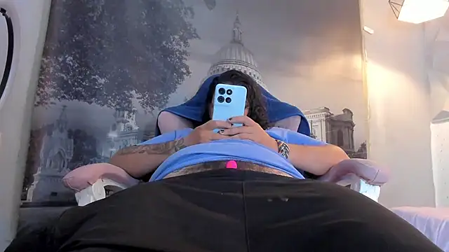 snowflake xxx online show from October 9, 2025, 3:29 am