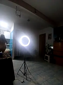 camiysebas21 online show from February 21, 2025, 12:05 am