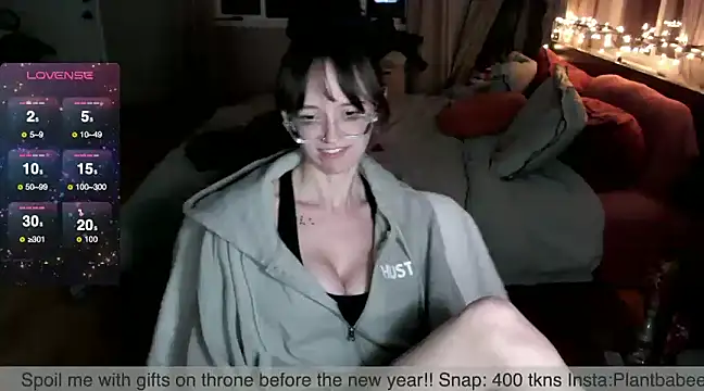 Plantbabeee online show from January 3, 2025, 4:33 am
