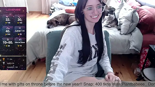 Plantbabeee online show from January 27, 2025, 7:56 pm