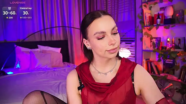 LunaNight online show from December 20, 2025, 8:33 pm