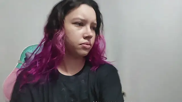 WandaDoll online show from December 3, 2025, 12:04 pm