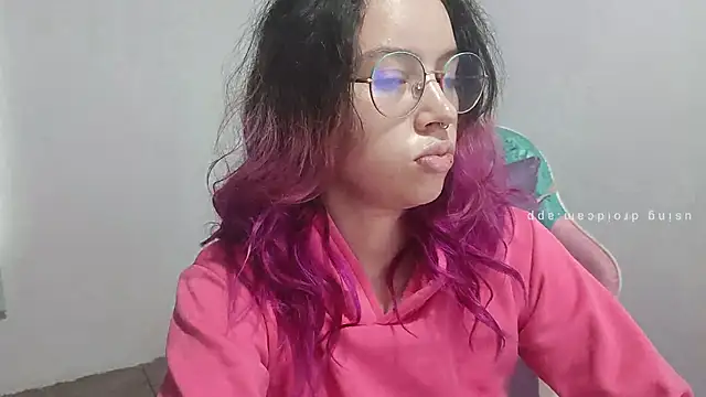 WandaDoll online show from December 22, 2025, 12:05 pm