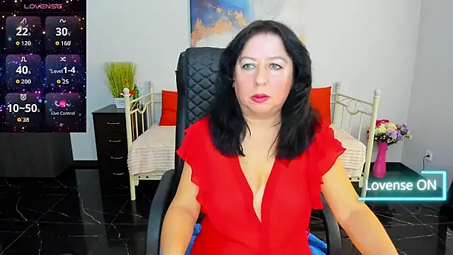 Snapshot of Julia_Dean chatting on February 14, 2026, 1:44 pm Julia Dean online show from February 14, 2026, 1:44 pm