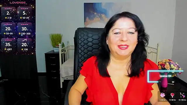 Snapshot of Julia_Dean chatting on February 6, 2026, 12:56 pm Julia Dean online show from February 6, 2026, 12:56 pm