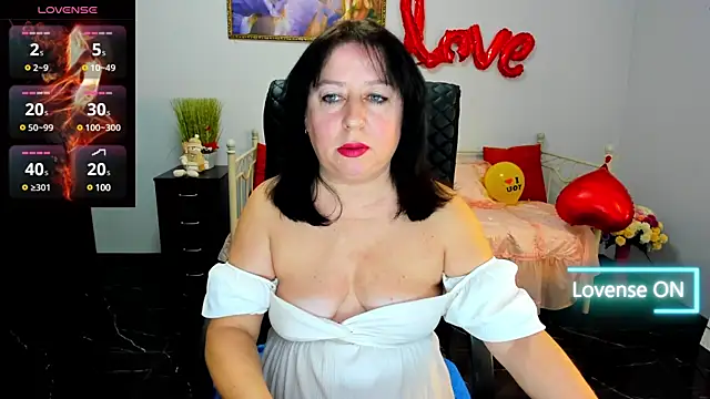 Snapshot of Julia_Dean chatting on February 13, 2025, 1:26 pm Julia Dean online show from February 13, 2025, 1:26 pm