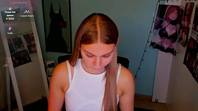 Snapshot of Molly_sweetie chatting on September 10, 2025, 6:23 am Molly sweetie online show from September 10, 2025, 6:23 am
