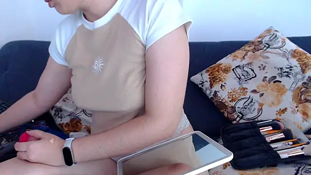 sofi-rojas1 online show from October 15, 2025, 12:31 am