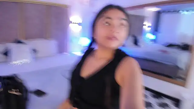 GiselOrtiz online show from November 27, 2025, 11:10 am