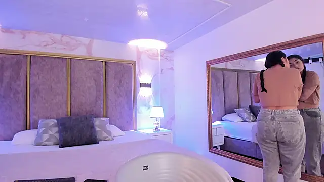 GiselOrtiz online show from November 5, 2025, 10:51 am