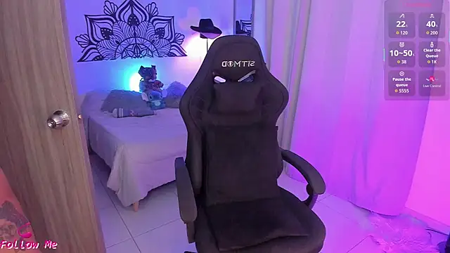 LouaneBourVip online show from April 15, 2026, 9:15 am