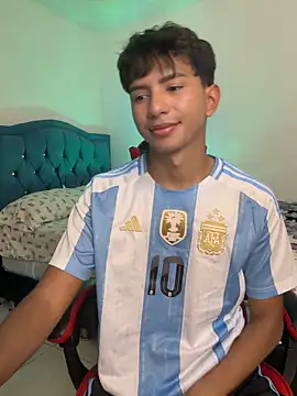 Leonarrrd 01 online show from April 6, 2026, 11:39 pm