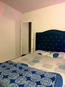 Snapshot of Leonarrrd_01 chatting on October 8, 2025, 2:13 am Leonarrrd 01 online show from October 8, 2025, 2:13 am