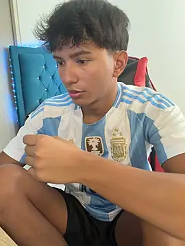 Leonarrrd 01 online show from February 28, 2026, 9:03 pm