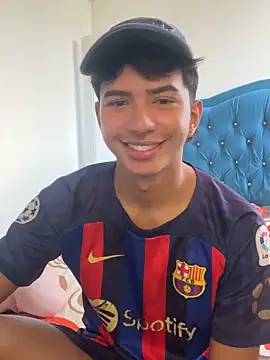 Snapshot of Leonarrrd_01 chatting on October 28, 2025, 9:14 pm Leonarrrd 01 online show from October 28, 2025, 9:14 pm