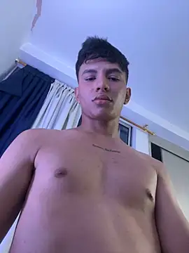 Snapshot of Leonarrrd_01 chatting on March 23, 2025, 4:49 am Leonarrrd 01 online show from March 23, 2025, 4:49 am