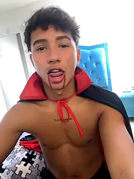 Snapshot of Leonarrrd_01 chatting on October 31, 2025, 4:36 pm Leonarrrd 01 online show from October 31, 2025, 4:36 pm