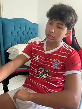 Leonarrrd 01 online show from March 12, 2026, 7:51 pm