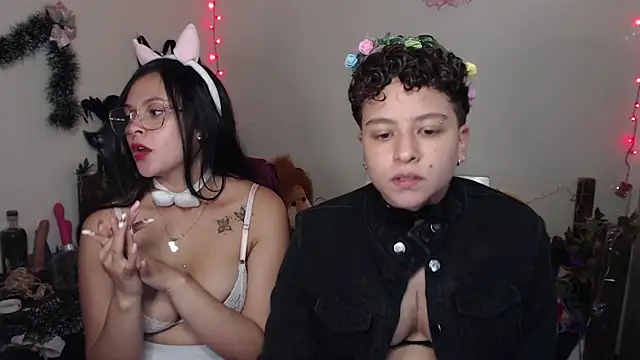 Antonella Cruz02 online show from December 19, 2024, 10:21 pm