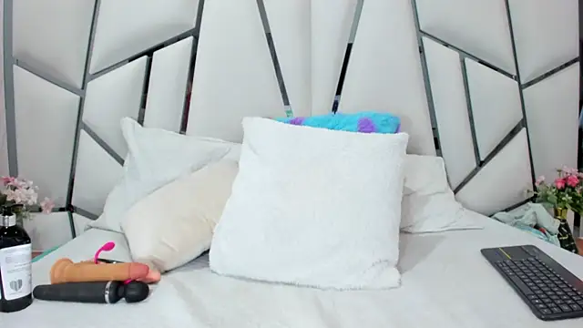 Snapshot of _aurora18_ chatting on September 30, 2025, 3:12 am aurora18 online show from September 30, 2025, 3:12 am