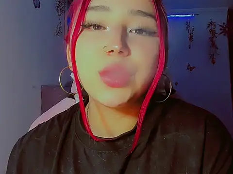 madisonx17 online show from September 17, 2025, 9:39 pm