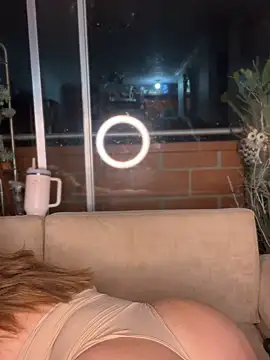 Snapshot of ValerieHilton chatting on February 14, 2025, 1:13 am ValerieHilton online show from February 14, 2025, 1:13 am