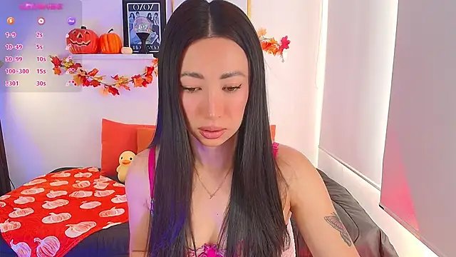 Snapshot of lilyy_evanss chatting on October 6, 2025, 9:15 pm lilyy evanss online show from October 6, 2025, 9:15 pm