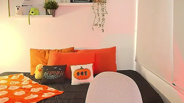 Snapshot of lilyy_evanss chatting on November 10, 2025, 9:42 pm lilyy evanss online show from November 10, 2025, 9:42 pm