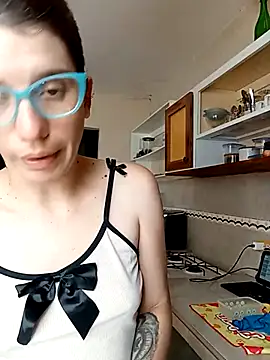 Snapshot of Luna-e-Franco1 chatting on February 28, 2025, 6:41 pm Luna-e-Franco1 online show from February 28, 2025, 6:41 pm