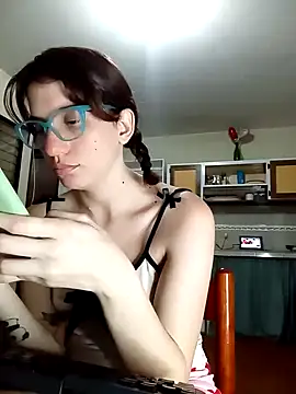 Snapshot of Luna-e-Franco1 chatting on February 20, 2025, 12:19 am Luna-e-Franco1 online show from February 20, 2025, 12:19 am