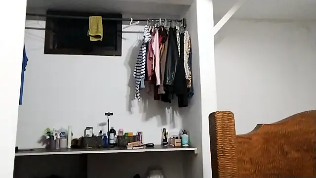 Snapshot of Luna-e-Franco1 chatting on November 10, 2025, 2:27 am Luna-e-Franco1 online show from November 10, 2025, 2:27 am