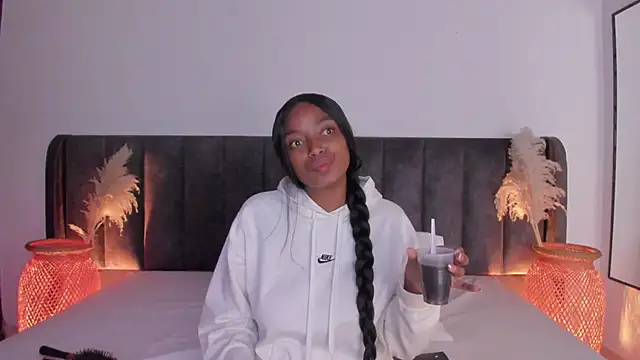 Snapshot of Martina_jackson_15 chatting on March 8, 2025, 5:07 am Martina jackson 15 online show from March 8, 2025, 5:07 am