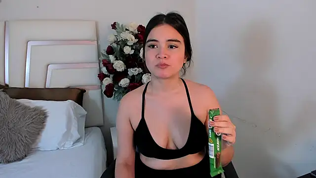 Snapshot of CamilaSofiia chatting on March 18, 2025, 7:33 pm CamilaSofiia online show from March 18, 2025, 7:33 pm