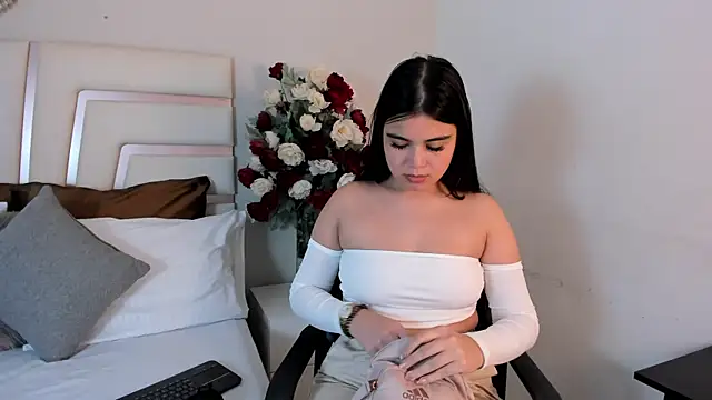 Snapshot of CamilaSofiia chatting on March 6, 2025, 7:43 pm CamilaSofiia online show from March 6, 2025, 7:43 pm