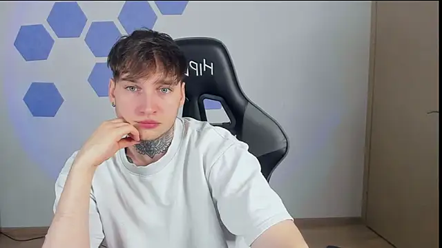 Snapshot of Chris_Tyson chatting on January 23, 2025, 2:44 am Chris Tyson online show from January 23, 2025, 2:44 am