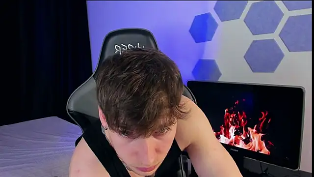 Snapshot of Chris_Tyson chatting on March 18, 2025, 1:13 am Chris Tyson online show from March 18, 2025, 1:13 am