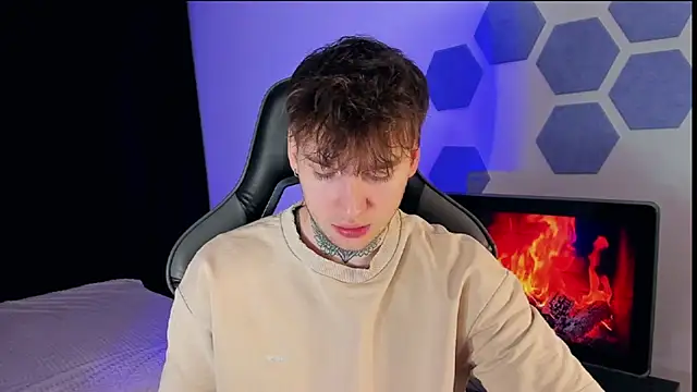 Snapshot of Chris_Tyson chatting on March 20, 2025, 1:35 am Chris Tyson online show from March 20, 2025, 1:35 am