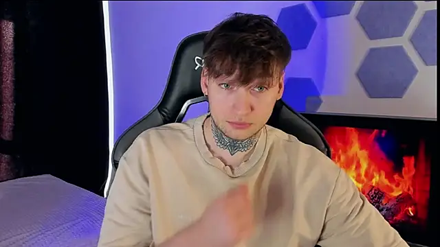 Snapshot of Chris_Tyson chatting on March 20, 2025, 5:46 am Chris Tyson online show from March 20, 2025, 5:46 am