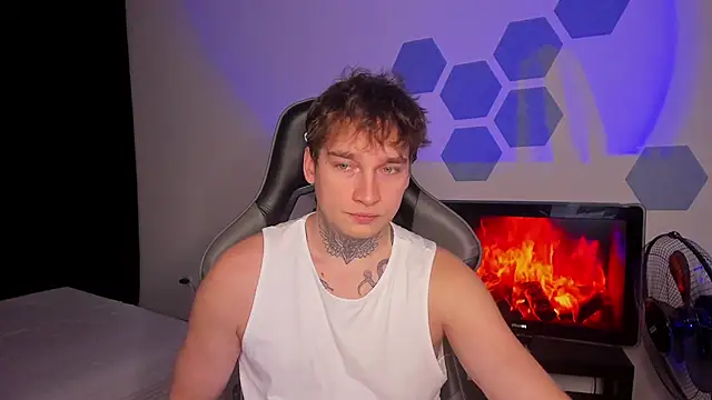 Snapshot of Chris_Tyson chatting on October 16, 2025, 7:33 pm Chris Tyson online show from October 16, 2025, 7:33 pm