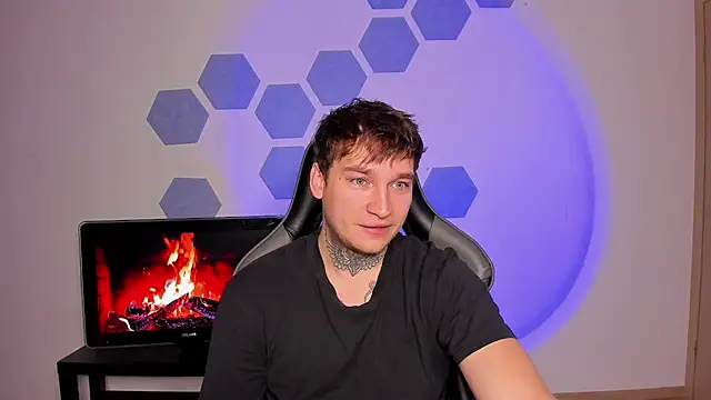 Snapshot of Chris_Tyson chatting on October 1, 2025, 9:25 am Chris Tyson online show from October 1, 2025, 9:25 am