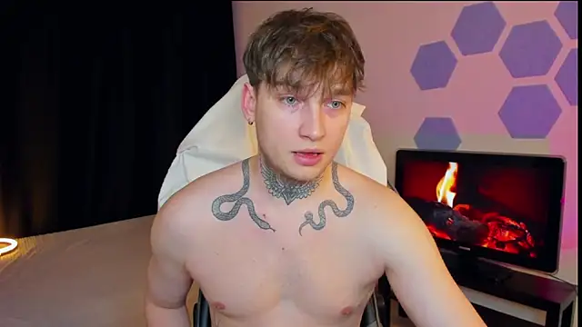 Snapshot of Chris_Tyson chatting on February 5, 2025, 8:46 pm Chris Tyson online show from February 5, 2025, 8:46 pm