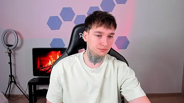 Chris Tyson online show from December 17, 2025, 9:03 am