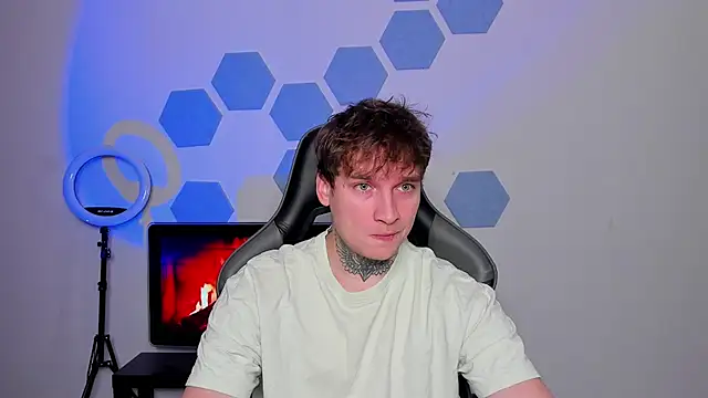 Snapshot of Chris_Tyson chatting on October 31, 2025, 1:13 am Chris Tyson online show from October 31, 2025, 1:13 am