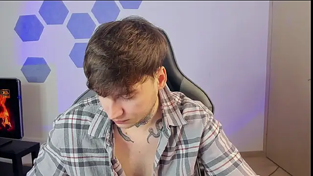 Snapshot of Chris_Tyson chatting on February 4, 2025, 12:51 am Chris Tyson online show from February 4, 2025, 12:51 am