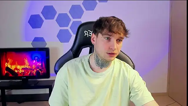 Snapshot of Chris_Tyson chatting on February 2, 2025, 1:02 am Chris Tyson online show from February 2, 2025, 1:02 am