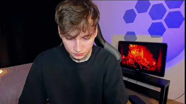 Snapshot of Chris_Tyson chatting on February 7, 2025, 12:42 am Chris Tyson online show from February 7, 2025, 12:42 am