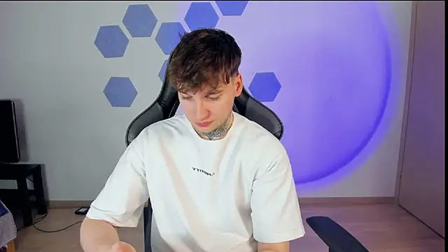 Snapshot of Chris_Tyson chatting on February 26, 2025, 1:00 pm Chris Tyson online show from February 26, 2025, 1:00 pm