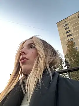 Snapshot of LoraaDoll chatting on September 30, 2025, 3:18 pm LoraaDoll online show from September 30, 2025, 3:18 pm