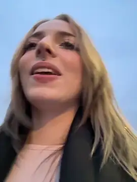 Snapshot of LoraaDoll chatting on October 28, 2025, 2:27 pm LoraaDoll online show from October 28, 2025, 2:27 pm