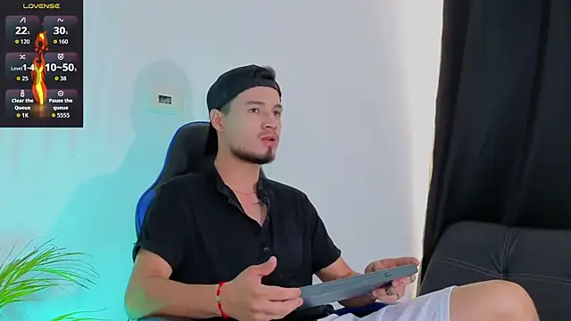 EdwardRoss  online show from January 8, 2026, 7:31 pm